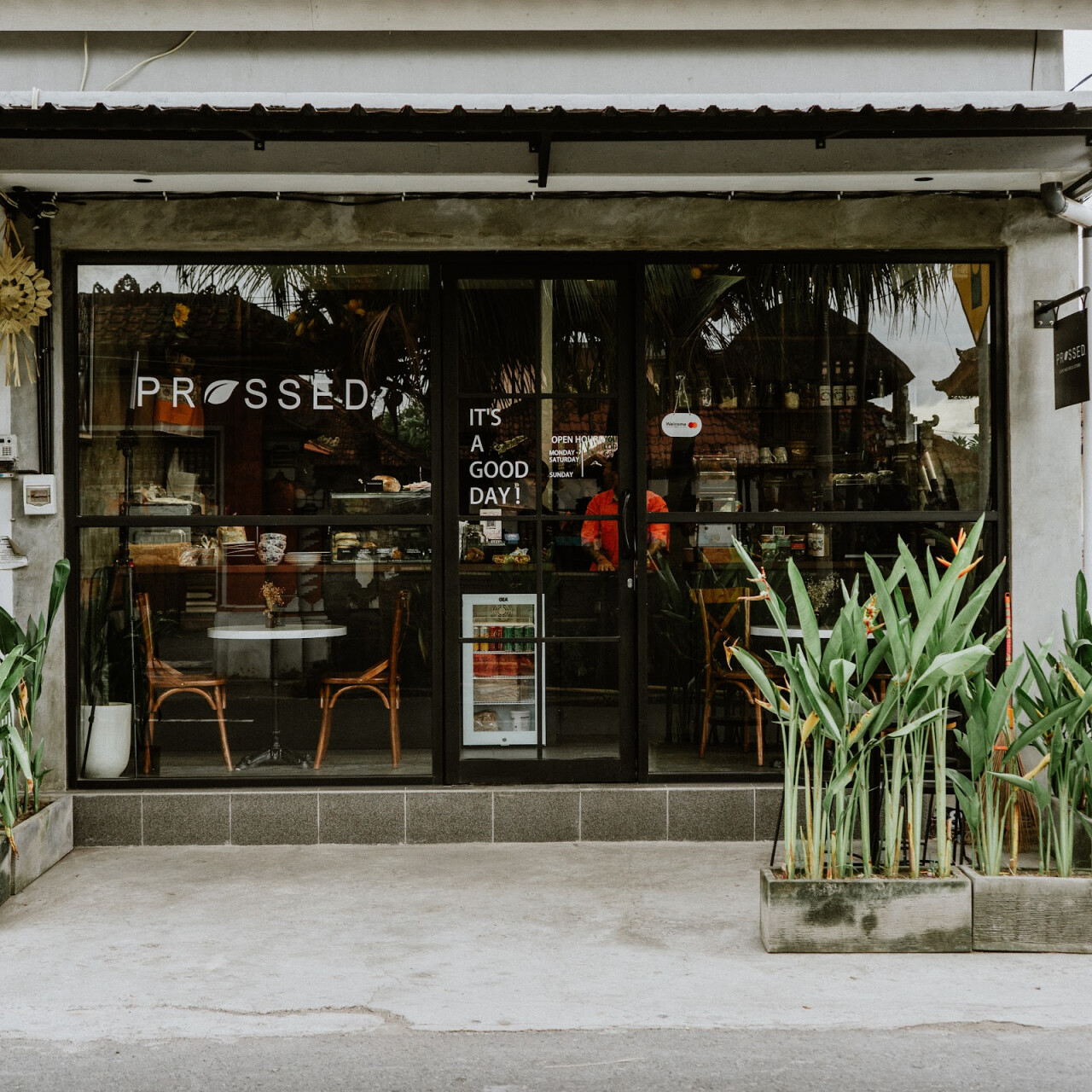 PRESSED CAFE AND MYLK
