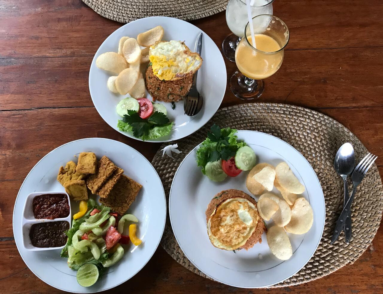 Warung Wayan. W.W