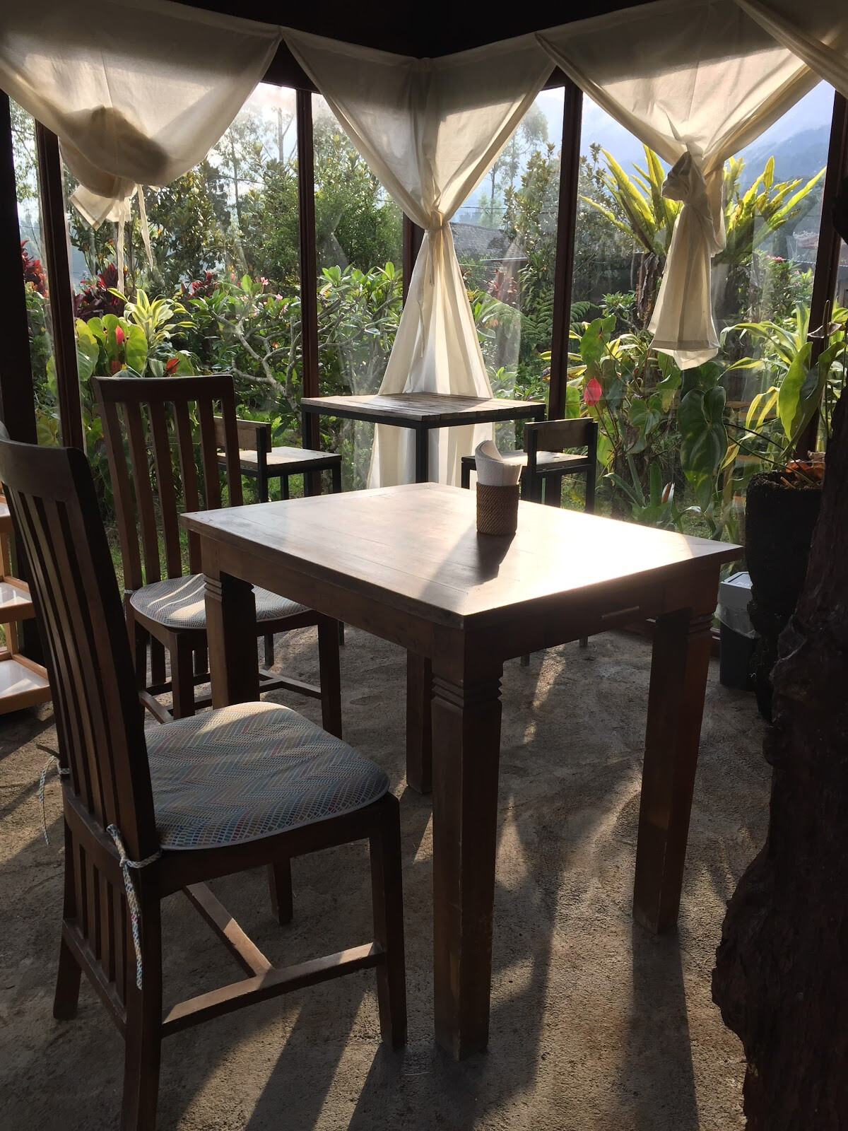 magoes warung bedugul