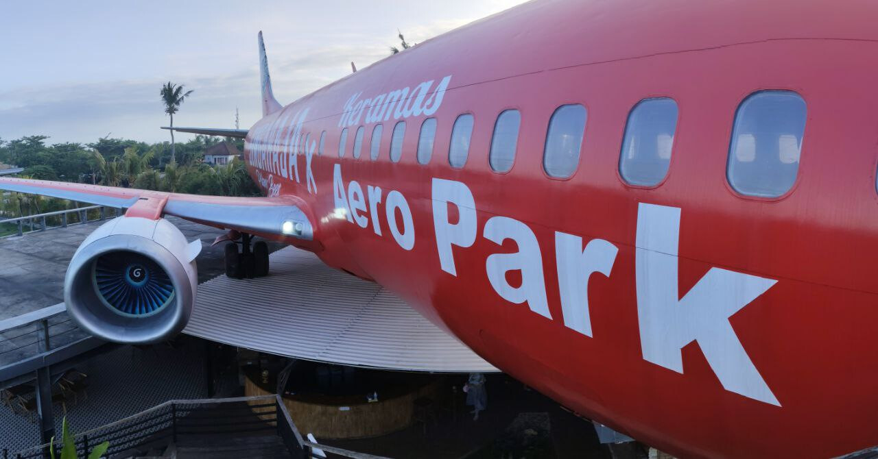 Keramas Aero Park. Ресторан-самолет Керамас Аэро Парк