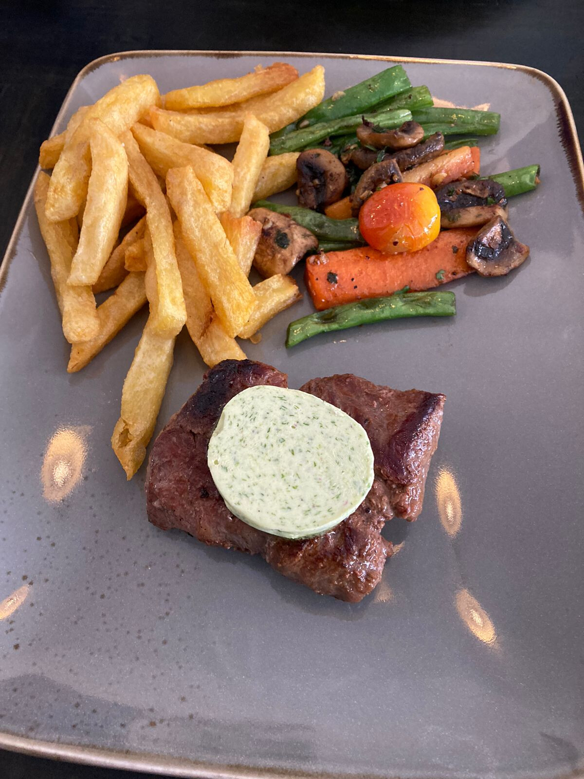 Parisi French Cuisine