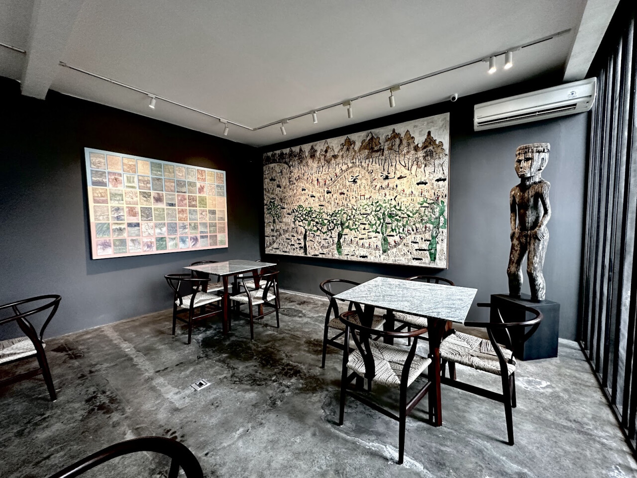 TONYRAKA Art Lounge