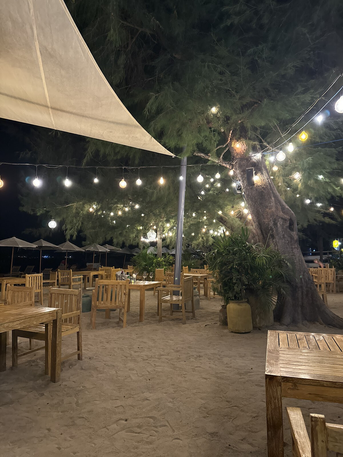 Fat Cats Bar & Restaurant