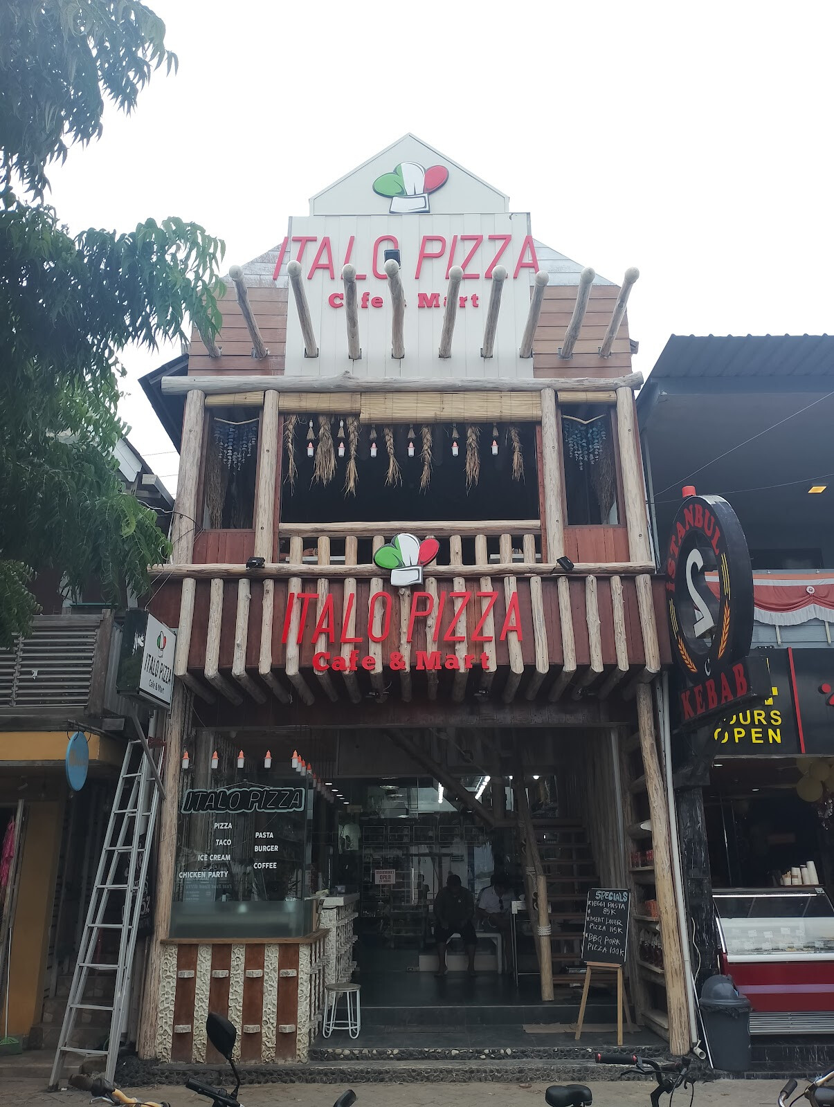 Italo Pizza Cafe & Mart