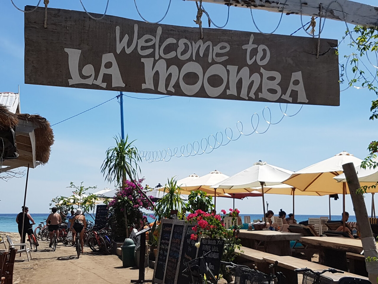 La Moomba Bar & Restaurant