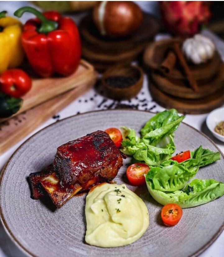The Sasak Bistro & Bar